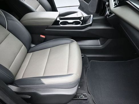 Used 2025 Chevrolet Equinox LT w/ Convenience Package II image 26