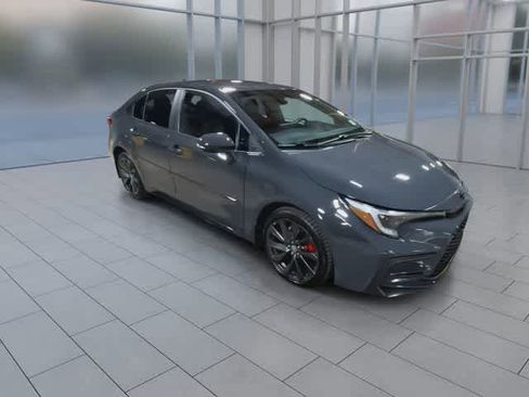 Used 2023 Toyota Corolla SE w/ Carpet Mat Package (TMS) FWD image 2