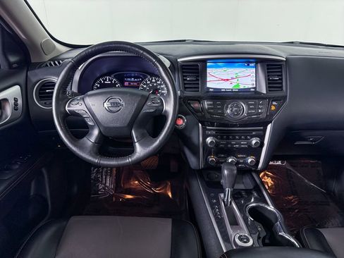 Used 2020 Nissan Pathfinder SL image 18