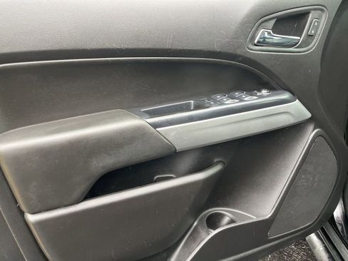 Used 2019 Chevrolet Colorado ZR2 image 31