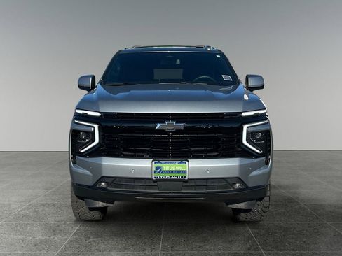 Used 2025 Chevrolet Suburban RST w/ RST Capability Package AWD/4WD image 3