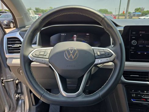 Used 2025 Volkswagen Taos SE AWD/4WD image 22