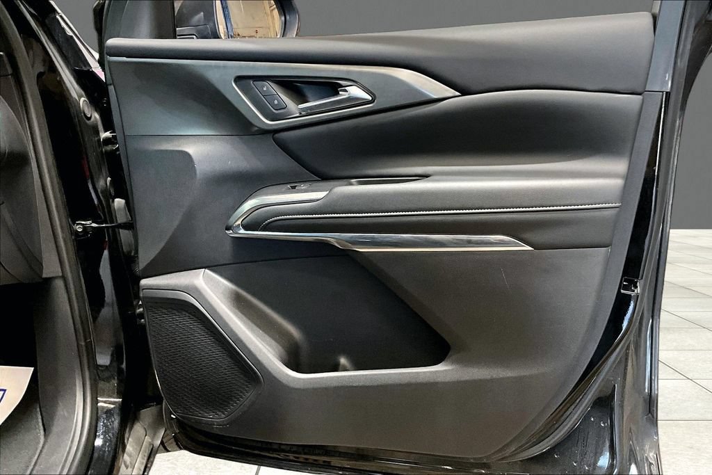Certified 2025 Chevrolet Traverse LT FWD image 18