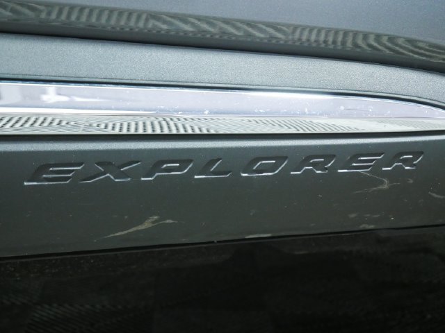 Used 2023 Ford Explorer Limited w/ Limited Technology Package AWD/4WD image 9