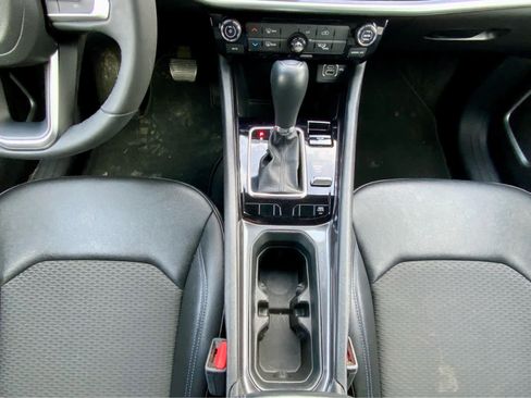 Used 2024 Jeep Compass Latitude image 45