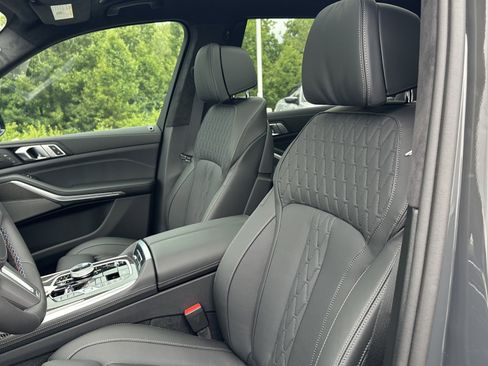 Used 2026 BMW X7 M60i image 16