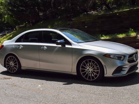 Used 2021 Mercedes-Benz A 35 AMG 4MATIC image 11