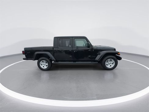Used 2023 Jeep Gladiator Sport image 9