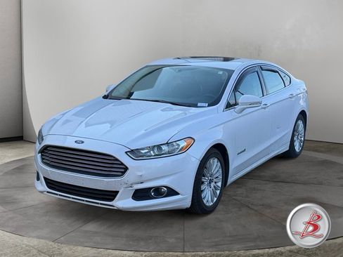 Used 2016 Ford Fusion SE w/ Equipment Group 502A image 3