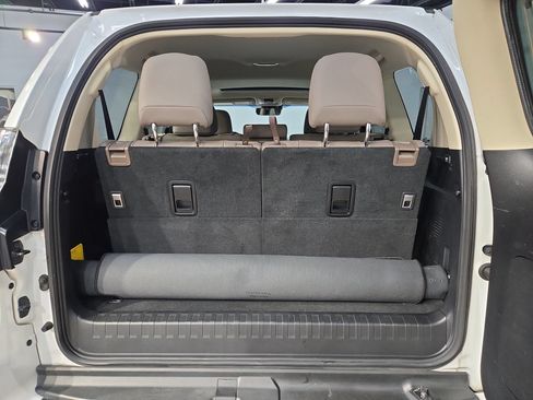 Used 2021 Lexus GX 460 Premium w/ Premium Package AWD/4WD image 18
