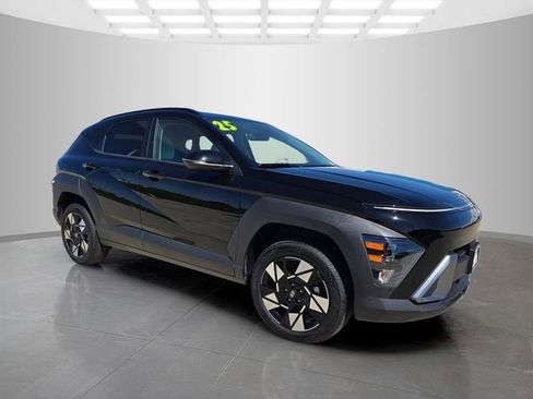 Used 2025 Hyundai Kona SEL AWD/4WD image 2