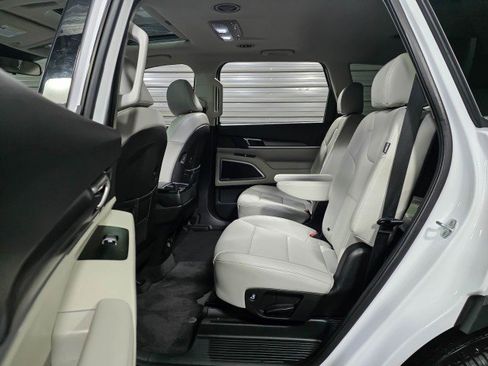 Used 2023 Kia Telluride S w/ S Sunroof Package image 16