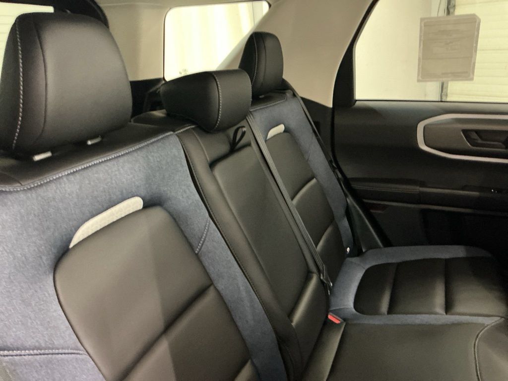 New 2026 Ford Bronco Sport Outer Banks w/ Outer Banks Tech Package+ AWD/4WD image 32