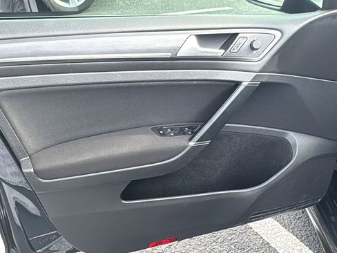 Used 2020 Volkswagen GTI S image 9