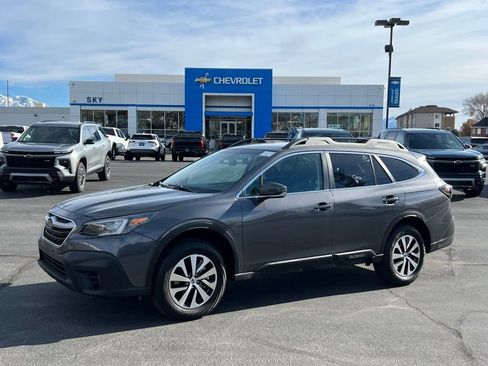 Used 2022 Subaru Outback Premium AWD/4WD image 1