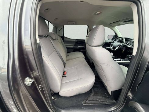 Used 2017 Toyota Tacoma SR5 w/ Tow Package AWD/4WD image 25