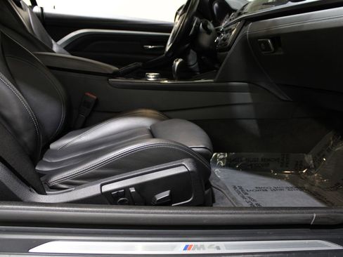 Used 2015 BMW M4 Convertible image 18