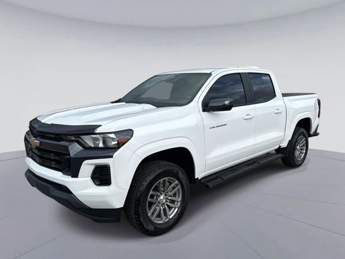 Used 2024 Chevrolet Colorado LT image 8