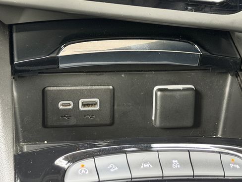 Used 2023 Buick Envision Essence w/ Sport Touring Package image 25