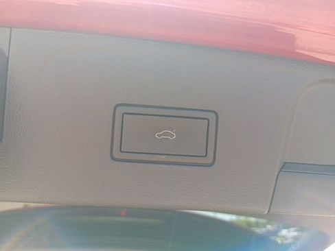 Used 2024 Volkswagen Atlas SEL Premium R-Line image 32