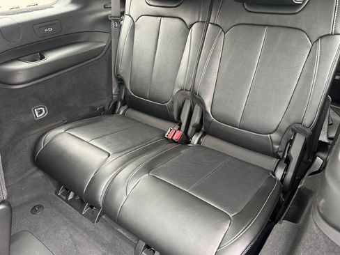 Used 2023 Jeep Grand Cherokee L Overland RWD image 14