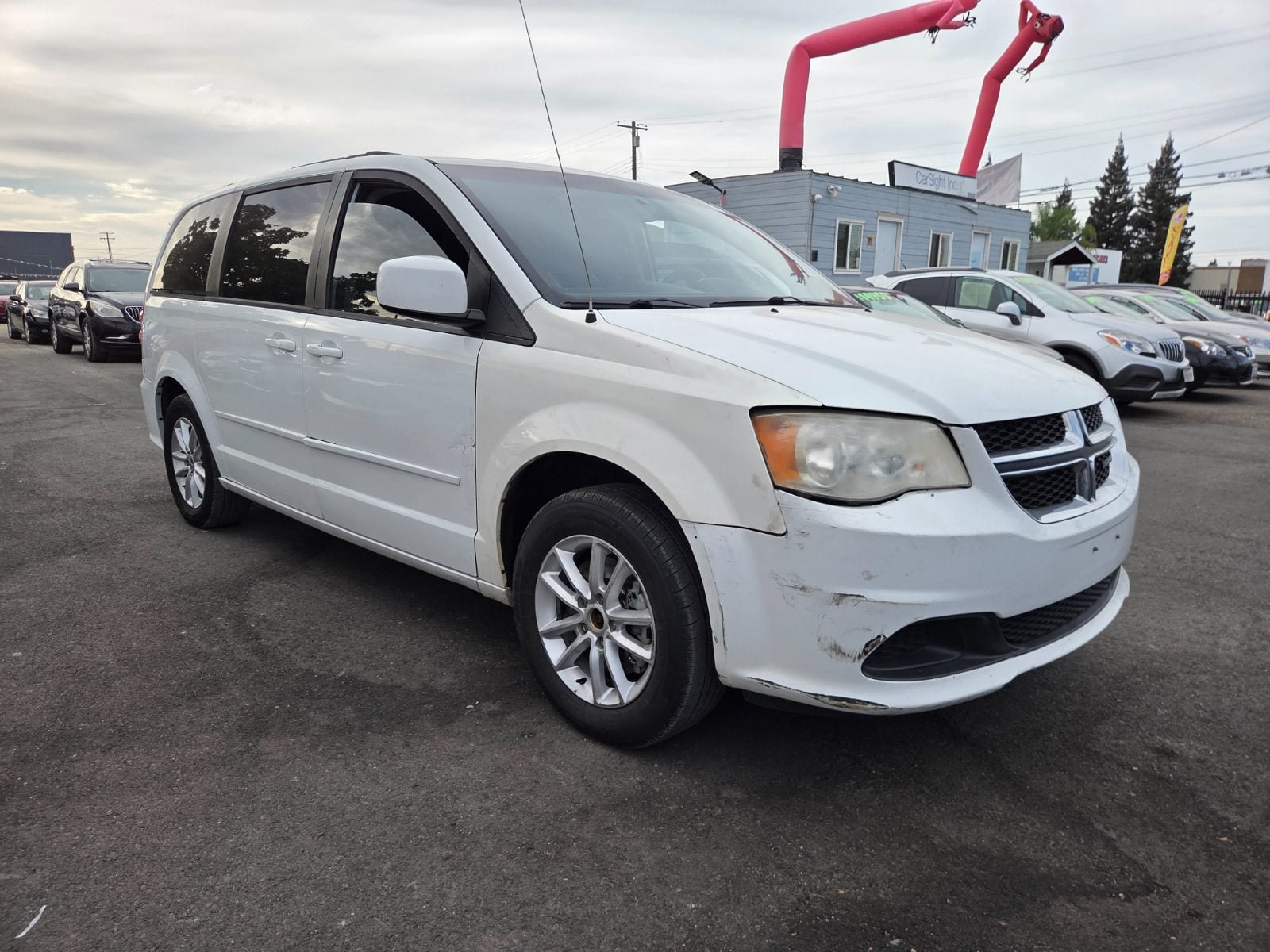 Used 2014 Dodge Grand Caravan SXT FWD image 4