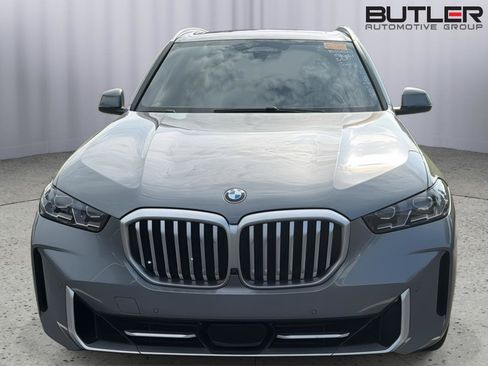 Used 2024 BMW X5 xDrive40i w/ Premium Package AWD/4WD image 3