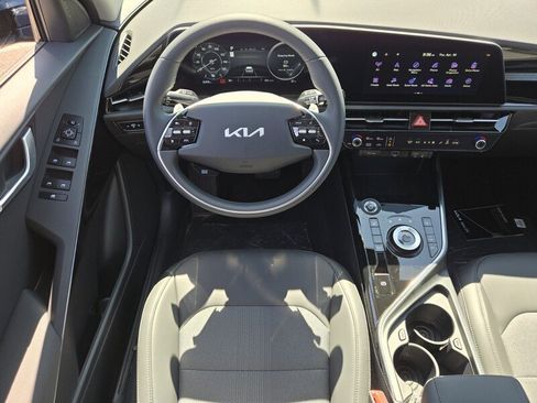 New 2026 Kia Niro Wind FWD image 8