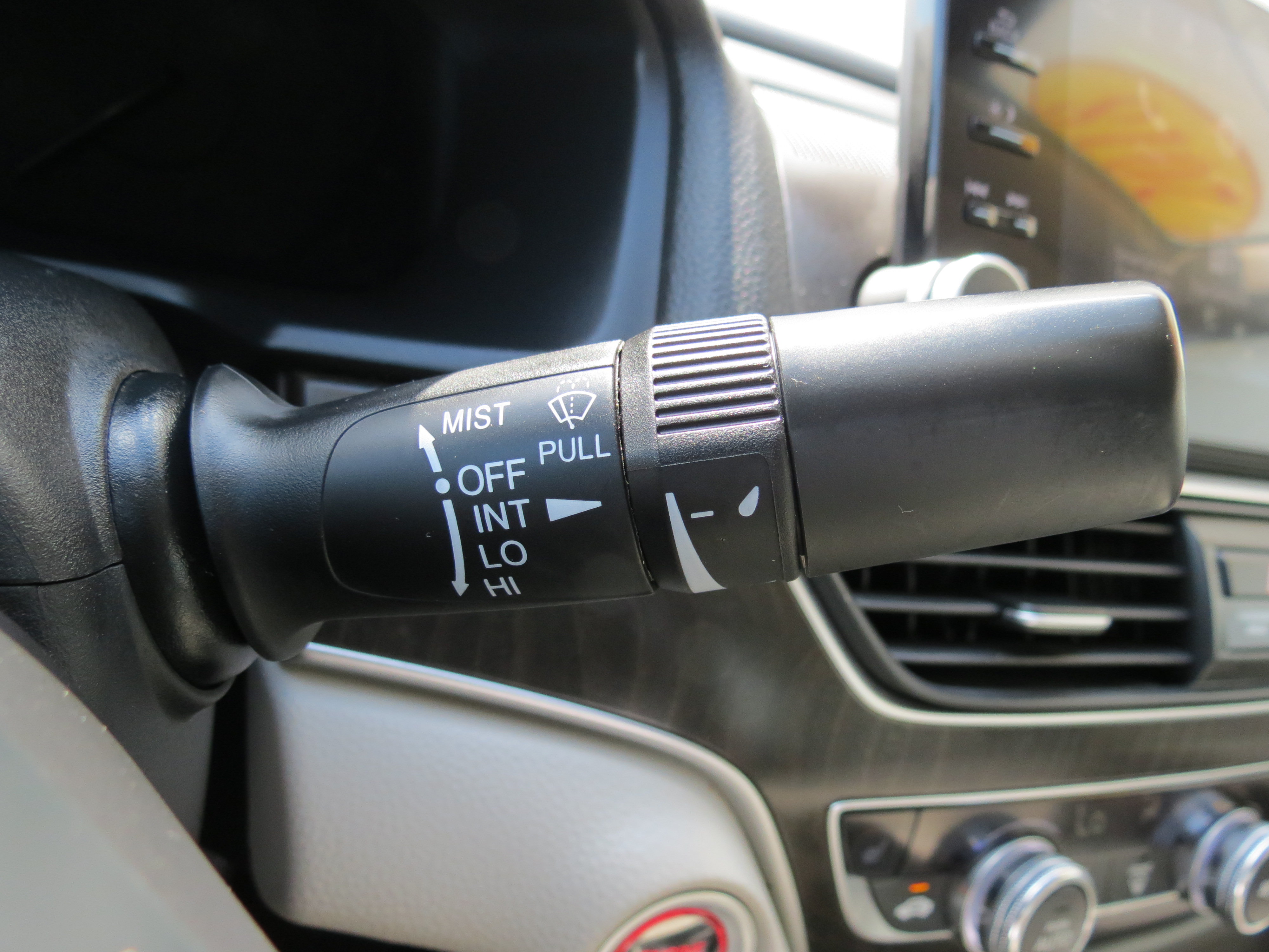 Used 2018 Honda Accord EX image 17