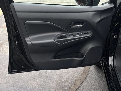 Used 2025 Nissan Versa SV FWD image 18