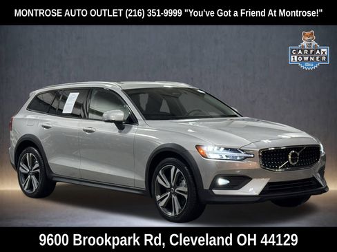 Used 2025 Volvo V60 B5 Cross Country Plus image 54