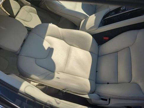 Certified 2024 Volvo XC90 B5 Plus image 17