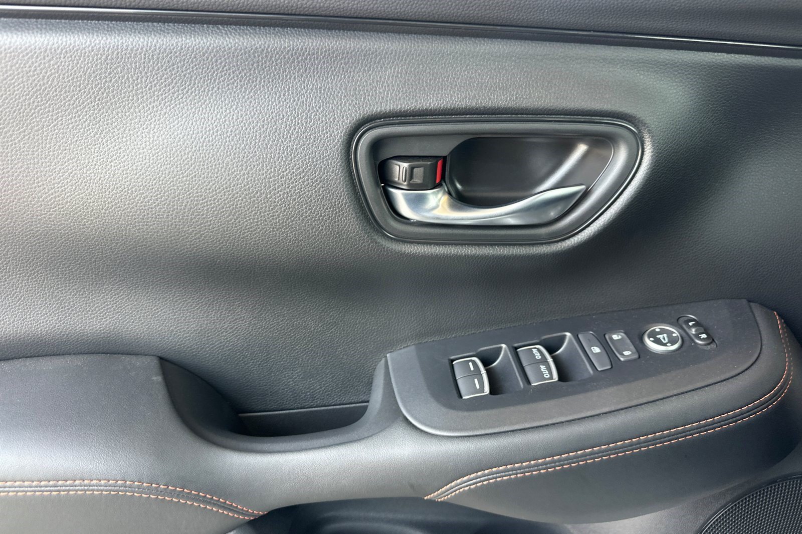 Certified 2026 Honda HR-V Sport image 40