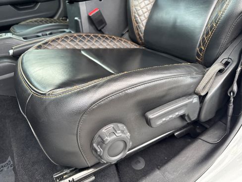 Used 2023 Jeep Wrangler Unlimited Sahara image 14