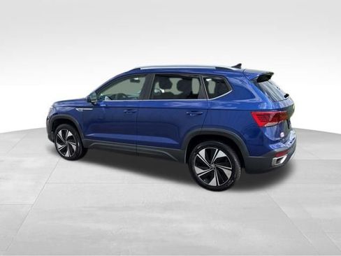 Used 2023 Volkswagen Taos SE AWD/4WD image 4