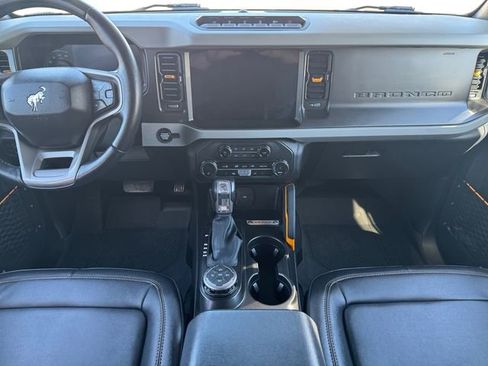 Used 2023 Ford Bronco Badlands w/ Sasquatch Package image 12