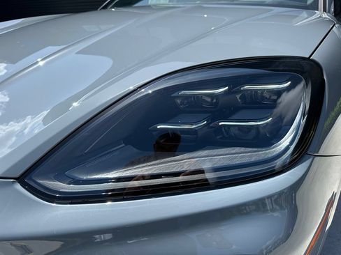 Certified 2025 Porsche Cayenne Turbo AWD/4WD image 13
