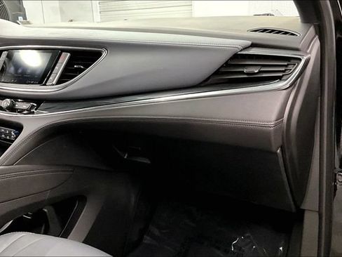Used 2023 Buick Enclave Essence w/ Experience Buick Package FWD image 18
