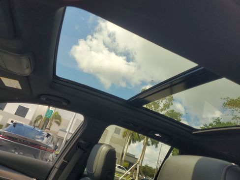 Used 2023 Cadillac XT6 Luxury image 18