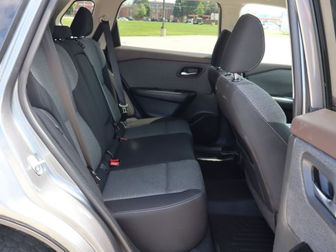 Used 2021 Nissan Rogue SV AWD/4WD image 11