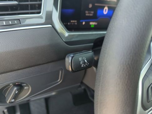 Used 2023 Volkswagen Tiguan S image 20