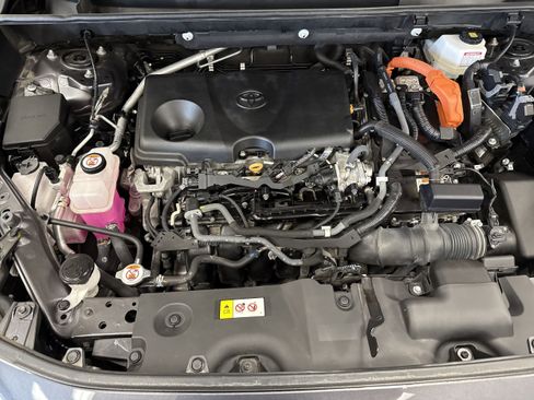 Used 2022 Toyota RAV4 XLE w/ XLE Grade Weather Package image 13