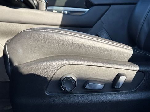 Used 2024 Cadillac XT4 Premium Luxury image 14