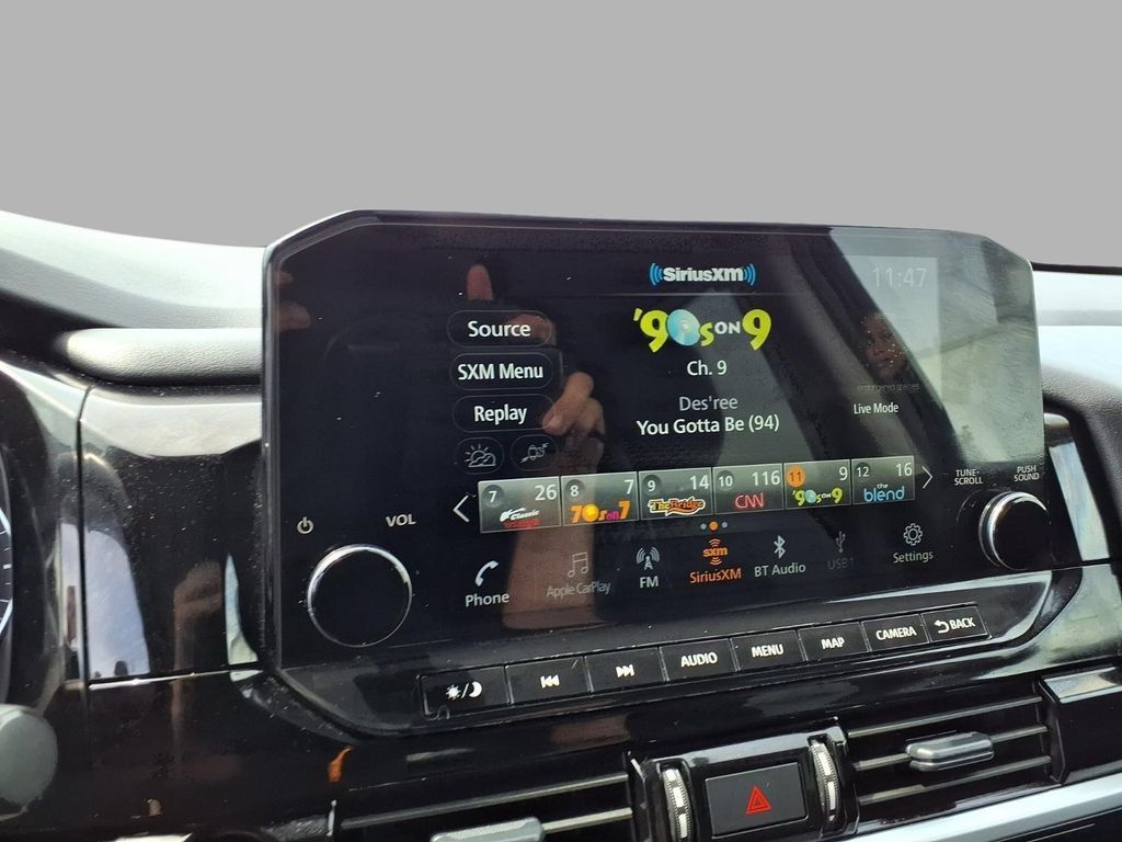 Used 2025 Nissan Pathfinder SL FWD image 7