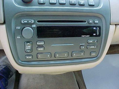 Used 2005 Cadillac De Ville FWD image 25