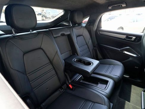 Used 2022 Porsche Cayenne Turbo image 26