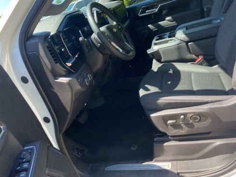 Used 2024 Chevrolet Silverado 1500 LT AWD/4WD image 11