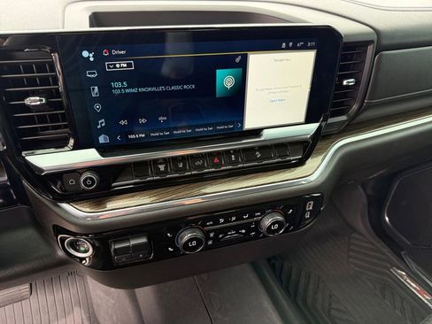 Used 2024 Chevrolet Silverado 2500 LT AWD/4WD image 16