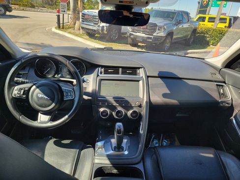 Used 2020 Jaguar E-PACE image 15