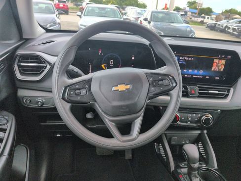 Used 2025 Chevrolet TrailBlazer LT AWD/4WD image 22